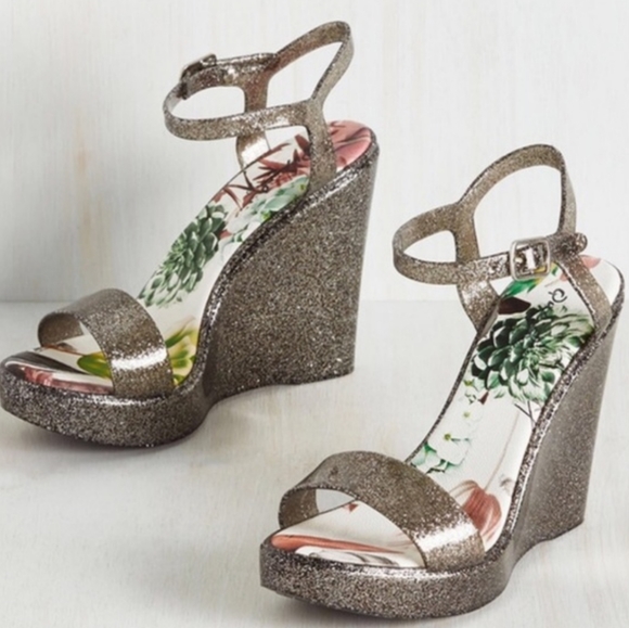 Qupid Glitter Platform Wedges - Picture 8 of 9